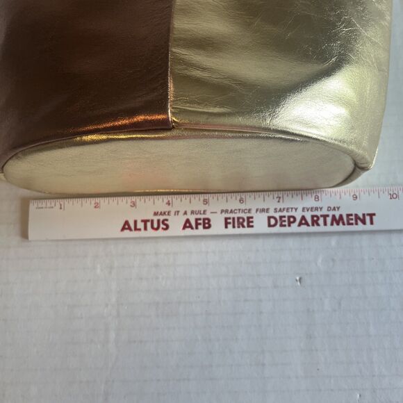 Vintage Rare Unique Metallic Berrita Italian Leather Purse Bag Gold Pockets Zip - Picture 16 of 16